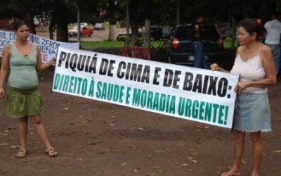 Moradores protestam pela demora no processo de reassentamento