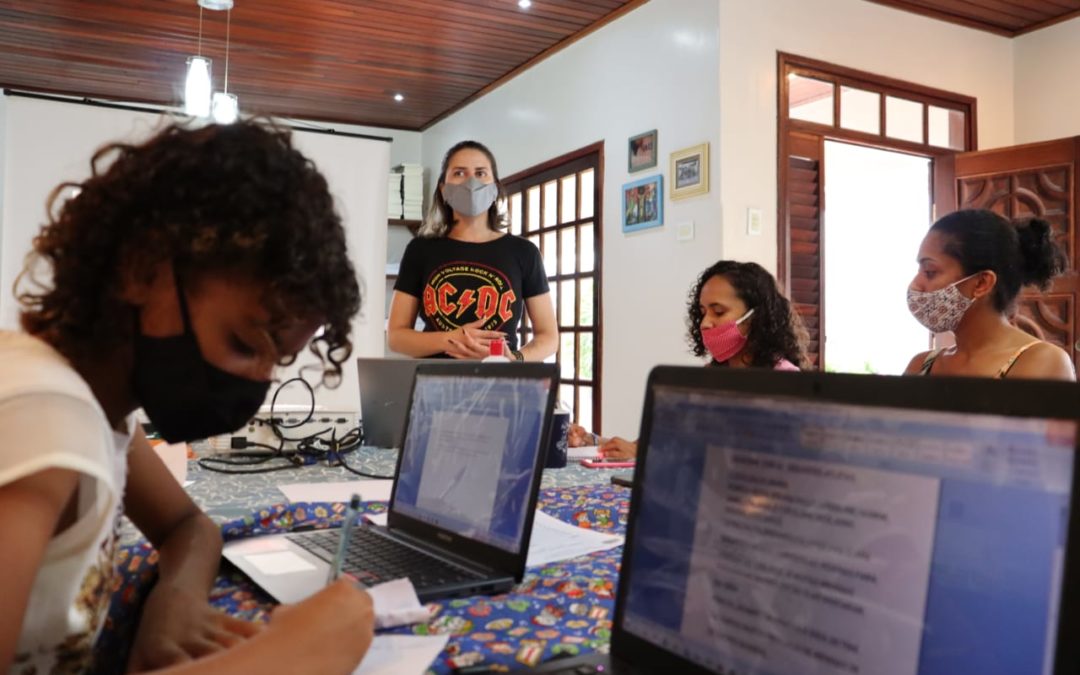 Justiça nos Trilhos realiza minicurso de comunicação com jovens e mulheres de Piquiá